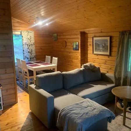 Rauhallinen Moekki Luonnon Keskellae. * Orivesi